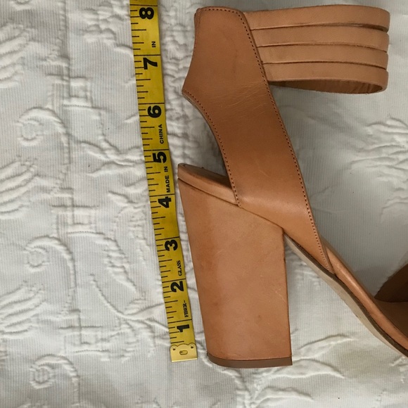 Vince Heeled Leather Sandals. - Picture 7 of 9